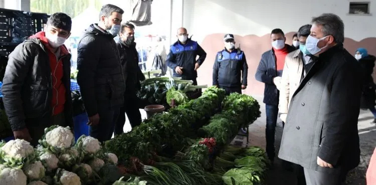 MELİKGAZİ'DE PAZAR YERİ DENETİMLERİ AKSATILMADAN YAPILIYOR