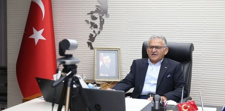 BÜYÜKKILIÇ, YILIN BÜYÜKŞEHİR BELEDİYE BAŞKANI SEÇİLDİ