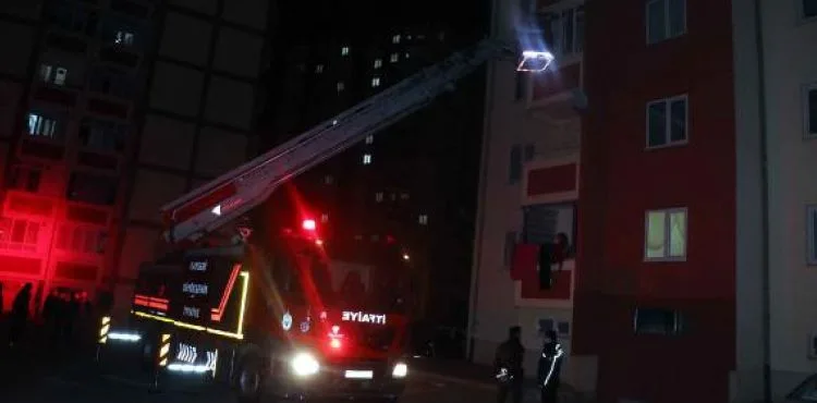 Uyuyakalan koronavirüs temaslısı kadın, ekipleri harekete geçirdi