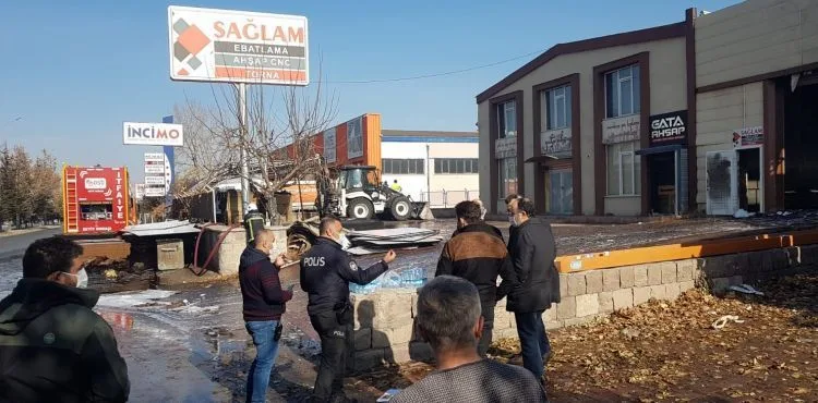 Kayseri’de mobilya fabrikasında çıkan yangını itfaiye söndürdü