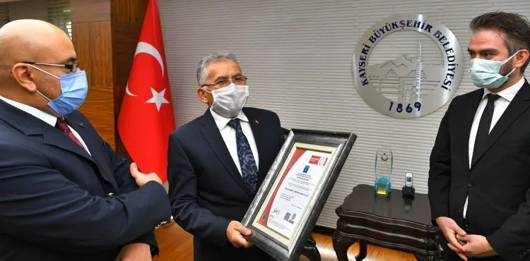 PANDEMİDE DÜNYA ÇAPINDA GÜVENLİ KAYAK MERKEZİ: ERCİYES