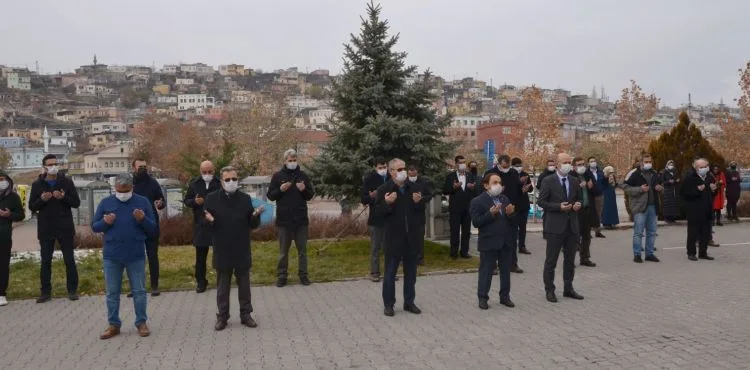 Hacılar'da Karabağ zaferinde şehit olan Azeri Türk askerleri için dua edildi