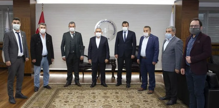 ŞEHİT AİLELERİ VE GAZİLERDEN BAŞKAN BÜYÜKKILIÇ’A ANLAMLI ZİYARET