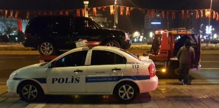 Rengi değiştirilen cip trafikten menedildi, sürücüye ceza kesildi