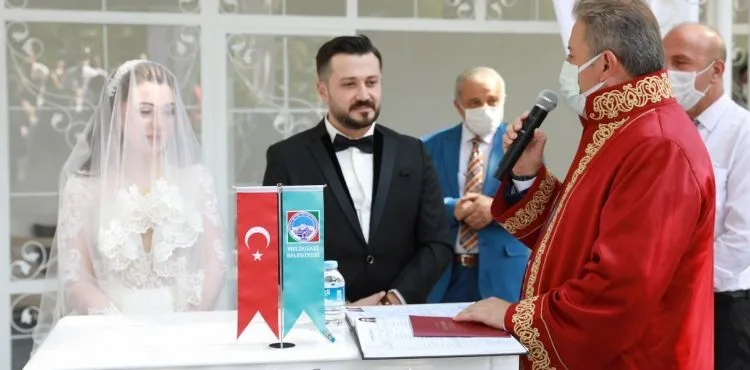 MELİKGAZİ BELEDİYESİ 2020 YILINDA 3576 ÇİFTİ EVLENDİRDİ