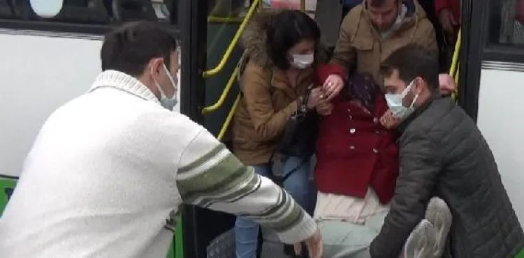Otobüsünde rahatsızlanan yolcuyu güzergahından çıkıp, hastaneye götürdü