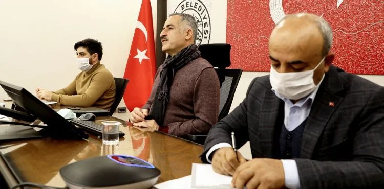 TALAS’TA UZAKTAN TARIM VE HAYVANCILIK EĞİTİMİ SÜRÜYOR