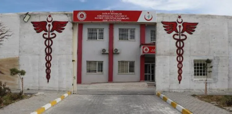 Cezaevi içinde pandemi hastanesi
