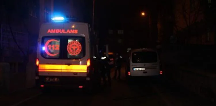 Kayseri'de, kavga sırasında kendini kazara tabancayla vurdu