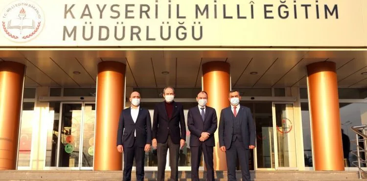 KAYSERİ'DE TOBB’A BAĞLI ODA/BORSA’DAN EĞİTİME TABLET DESTEĞİ
