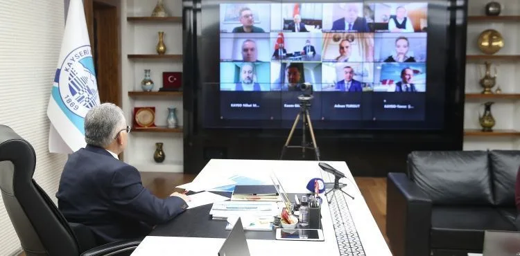 BAKAN YARDIMCILARI İLE BİRLİKTE KONTEYNER ÜRETİMİ MASAYA YATIRILDI