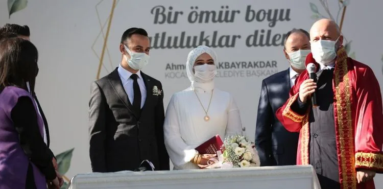 KOCASİNAN, 2020 YILINDA 2 BİN 800 MUTLU EVLİLİĞİN TEMELİNİ ATTI