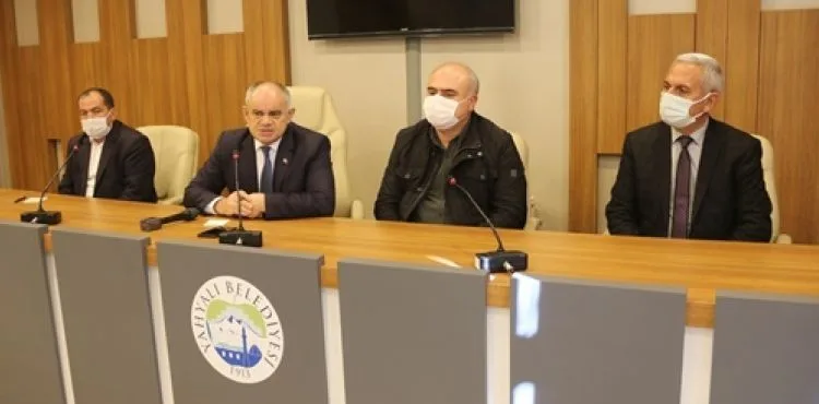 BAŞKAN ÖZTÜRK PAZARCI ESNAFIYLA TOPLANTI YAPTI