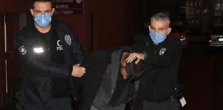 Kayseri'de akaryakıt istasyonundan hırsızlık güvenlik kamerasında