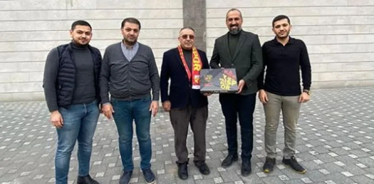 KAYSERİSPOR'A ESKİ BAŞKANDAN DESTEK