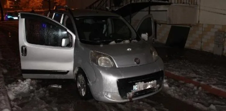 Kayseri'de polisin 'dur' ihtarına uymayan 3 şüpheli, aracı terk edip, yaya olarak kaçtı