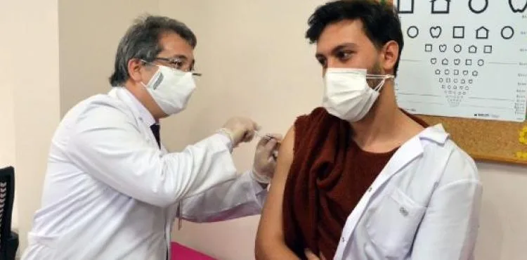 Kayseri İl Sağlık Müdürü: Kayseri'ye ilk etapta 15 bin 760 Covid aşısı geldi