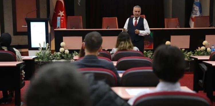 MELİKGAZİ'DE FAALİYET RAPORU İÇİN HİZMET İÇİ EĞİTİM
