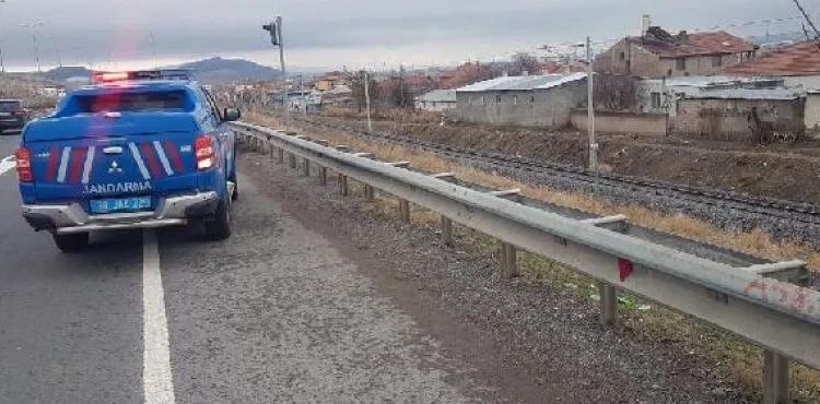 Kayseri'de raylar üzerinde erkek cesedi bulundu