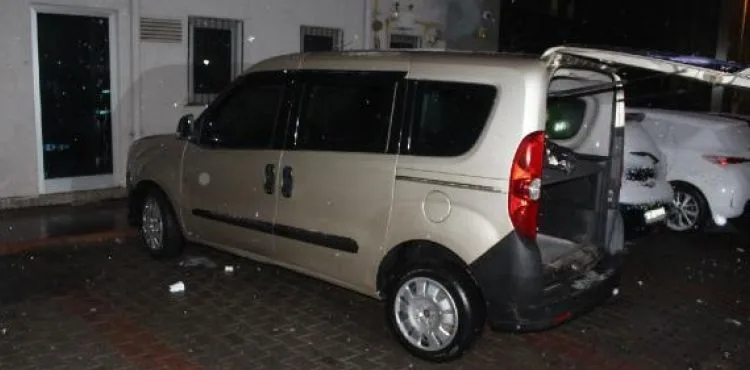 Kayseri'de, polisin 'dur' ihtarına uymayan araçtaki 4 kişiden 2'si yakalandı