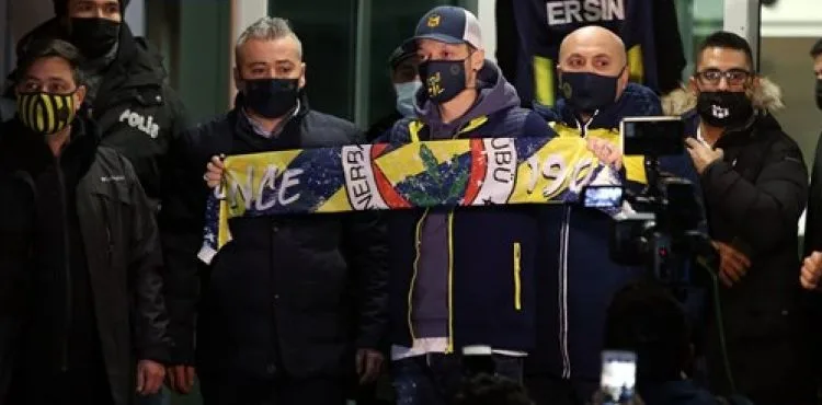 Mesut Özil imza için İstanbul'da