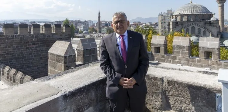 BÜYÜKKILIÇ: “KAYSERİ 6 BİN YILLIK TARİHİYLE ADETA AÇIK HAVA MÜZESİDİR”