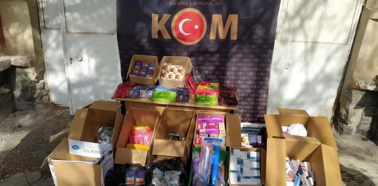 Kayseri'de kaçak nargile tütünü ve ilaç ticaretine 2 gözaltı