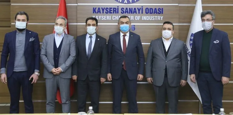 KAYSO’dan TOBB Türkiye 100’e Giren Firmalara Plaket