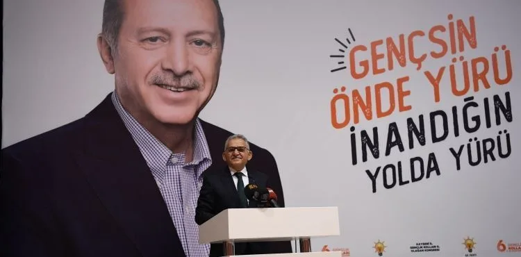 BÜYÜKKILIÇ’A AK GENÇLERDEN COŞKULU KARŞILAMA