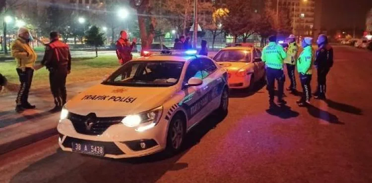 Polisten kaçan alkollü sürücü ile arkadaşına ceza uygulandı