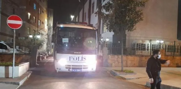 Kadıköy'deki ''Boğaziçi'' eylemlerinde gözaltına alınan 61 kişi adliyeye sevk edildi