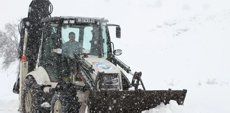 TALAS’TA KIŞ ÇALIŞMALARI ARALIKSIZ DEVAM EDİYOR