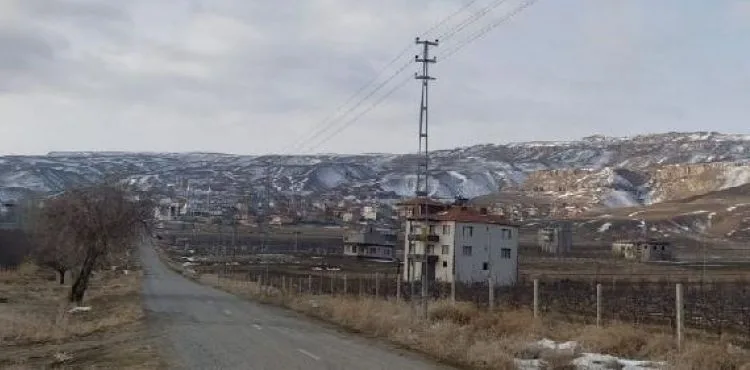 Toplu cenaze namazı kılınan mahallede koronavirüs karantinası sona erdi