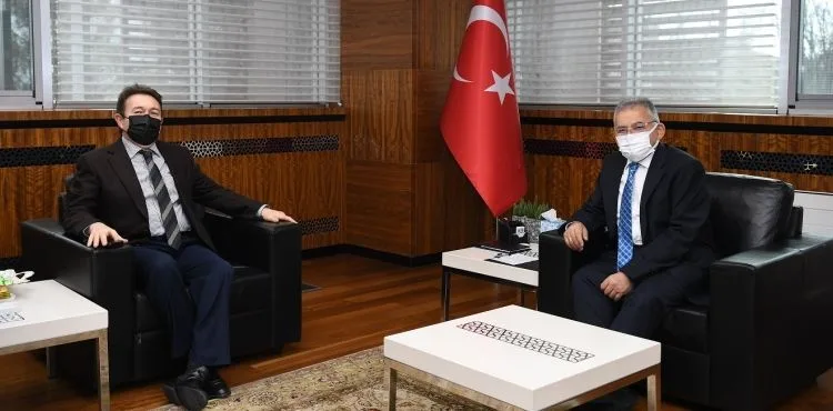 AGÜ REKTÖRÜ’NDEN BÜYÜKKILIÇ’A VEDA ZİYARETİ