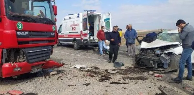 Kayseri'de TIR ile otomobil çarpıştı: 6 yaralı