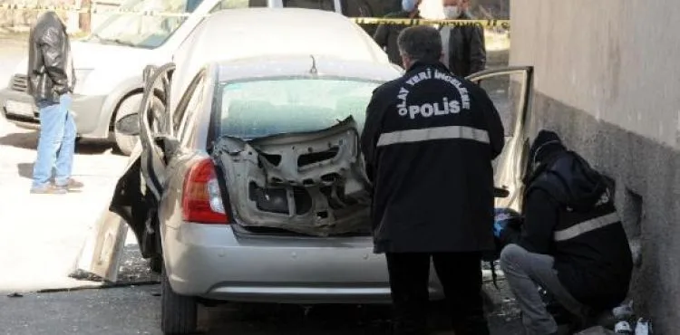 Otomobilde çakmak gazı patlaması: 3 yaralı