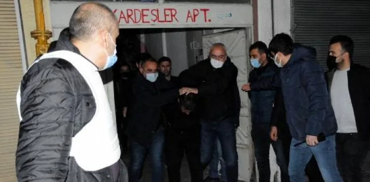 Eski eşini öldüren 'kırmızı ayakkabılı katil', saklandığı evde yakalandı