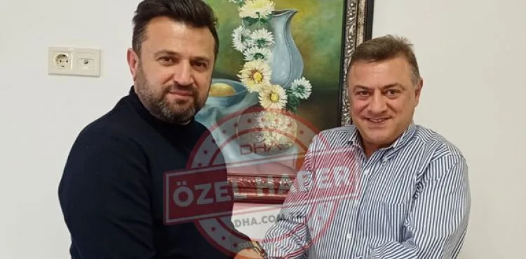 Çaykur Rizespor Başkanı Kartal, Bülent Uygun ile el sıkıştı
