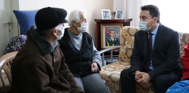 Babacan’dan şehit ailelerine taziye ziyareti