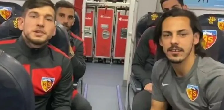 Kayserisporlu futbolcular, 8 Mart Dünya Kadınlar Günü'nü kutladı