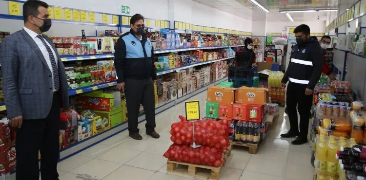 HACILARDA ZABITA EKİPLERİNDEN SOSYAL MESAFE DENETİMİ