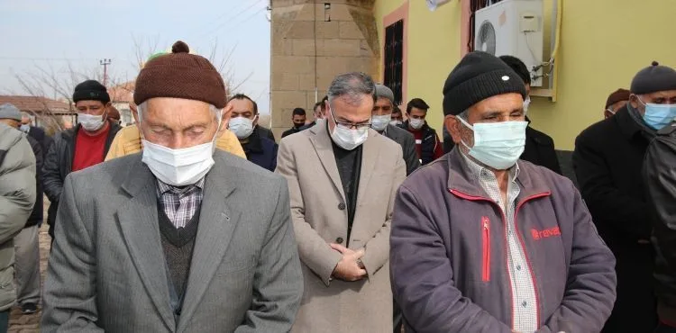 KARPUZSEKİSİ MAHALLE MUHTARI HAMDİ TARLA HAYATINI KAYBETTİ