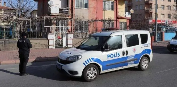 Öğretmen komşusunun yaraladığı işçi emeklisi öldü