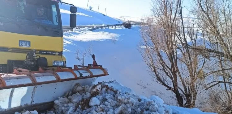 BÜYÜKŞEHİR EKİPLERİ, 13 MAHALLE YOLUNU AÇTI