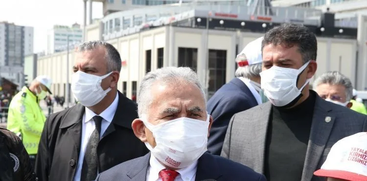 BÜYÜKKILIÇ, SAĞLIK ÇALIŞANLARINA ÜCRETSİZ ULAŞIMI 3 AY DAHA UZATTI