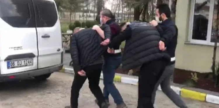 Aile hekimi ve hastasına uyuşturucudan gözaltı