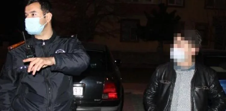 'Dur' ihtarına uymayarak polis aracına çarpıp kaçtı, evinde yakalandı