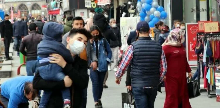 Kayseri’de, kısıtlama öncesi alışveriş hareketliliği