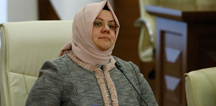 Bakan Selçuk: Yiyecek ve içecek sektöründe çalışanlara prim desteği sağlayacağız