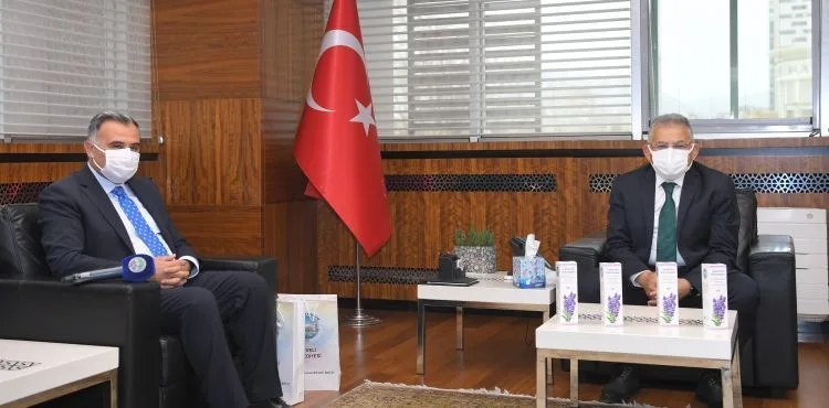 BÜYÜKŞEHİR’E DEVELİ’DEN LAVANTA ESİNTİSİ